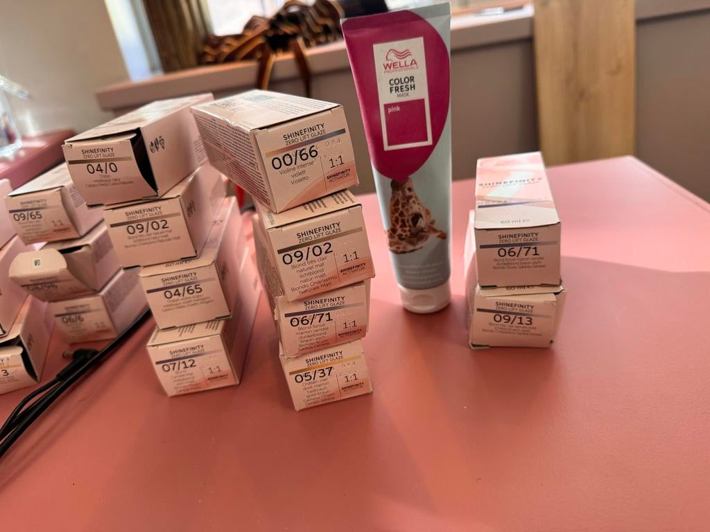 Wella voorraad kleurlijnen/producten/tube systeem/karretje, Sieraden, Tassen en Uiterlijk, Uiterlijk | Haarverzorging, Ophalen