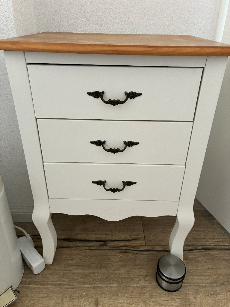 Te koop tafel (53x45x75) creme/beuken (deze week af te halen, Ophalen, Minder dan 55 cm, Warm, klassiek, Zo goed als nieuw
