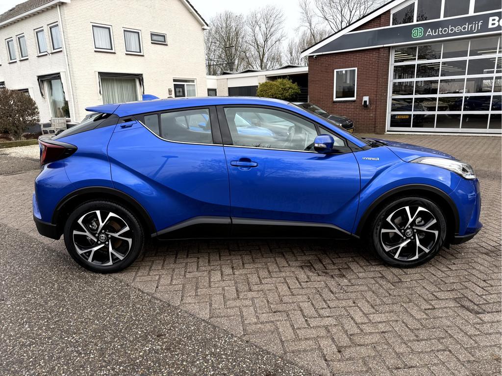 Toyota C-HR 1.8 Hybrid Dynamic Led, Navi, Camera, 18''Lmv, Stof, 4 cilinders, Blauw, 26 km/l