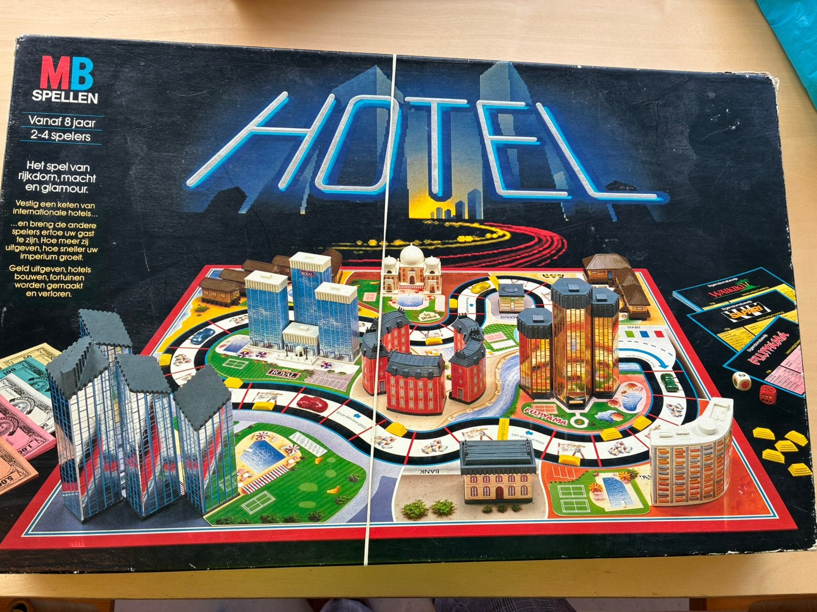 Hotel, Ophalen of Verzenden, Zo goed als nieuw