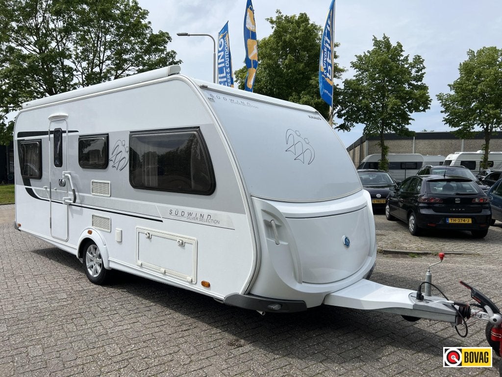 Knaus Sudwind Silver Selection 500 EU, Caravans en Kamperen, Caravans, Bedrijf, tot en met 4, 1000 - 1250 kg, Rondzit, Knaus, 2 aparte bedden