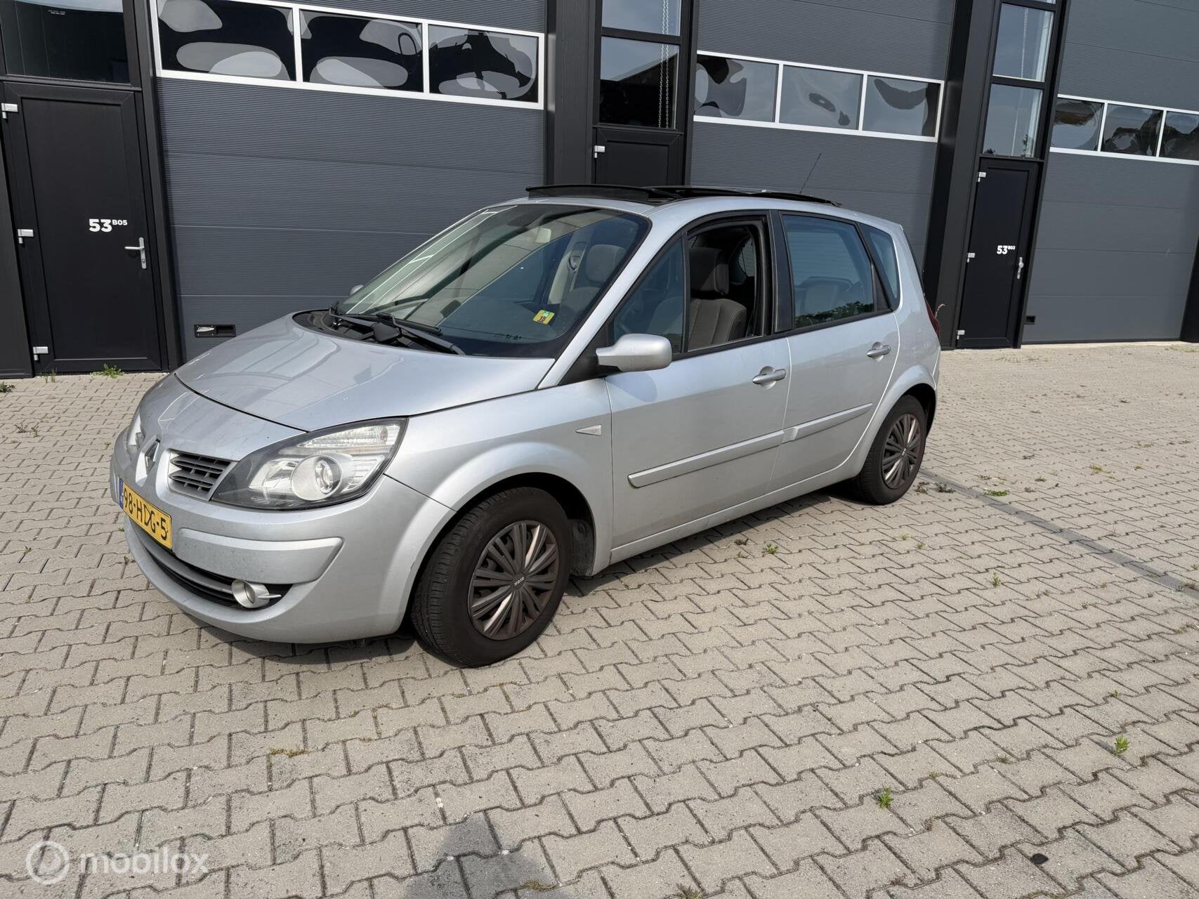 Renault Scenic 1.6-16V Business Line, Gebruikt, 1295 kg, 4 cilinders, Origineel Nederlands