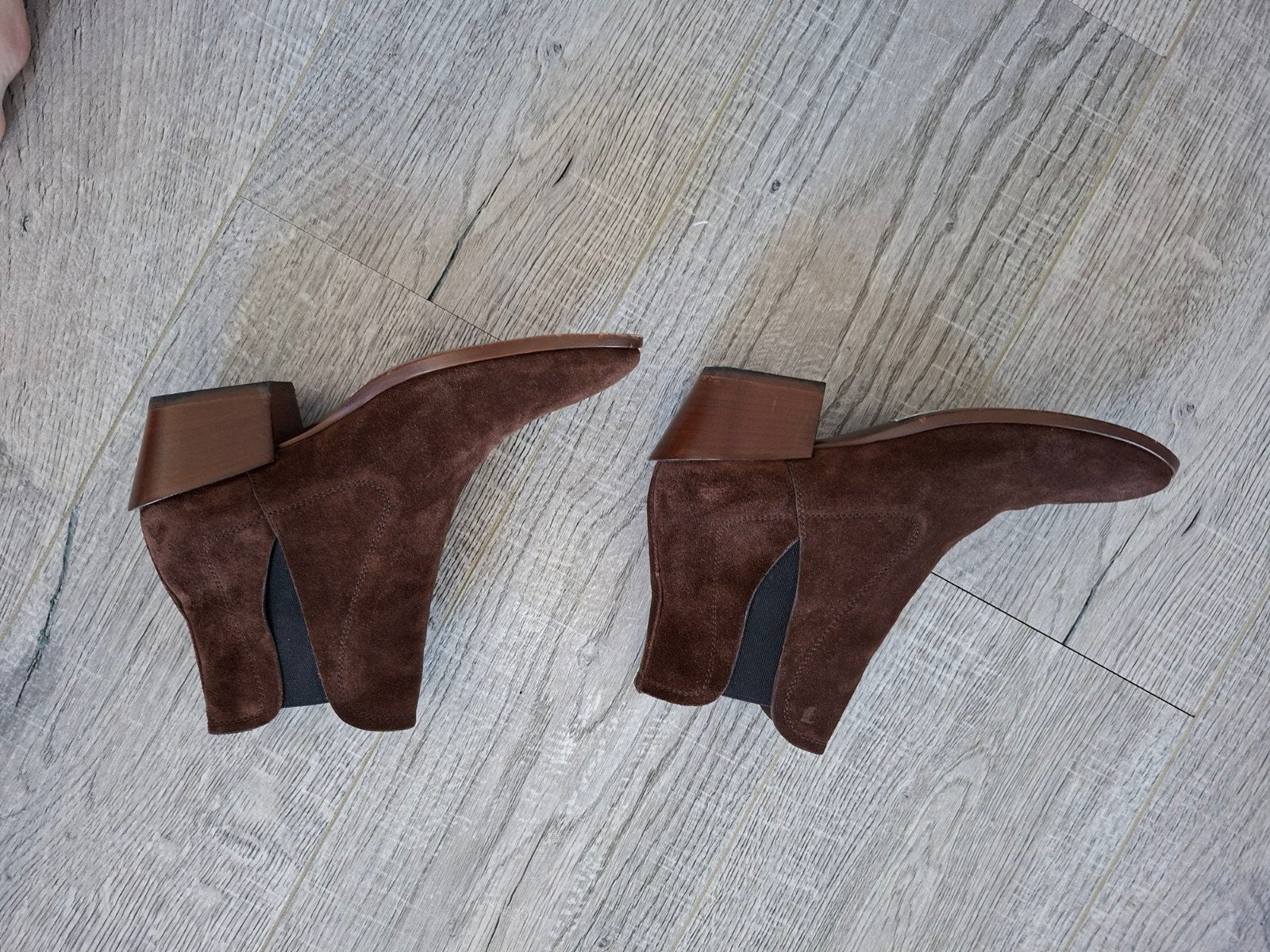 tods suede laarsjes mooi donker bruin maat 36, Ophalen, Zo goed als nieuw, Bruin