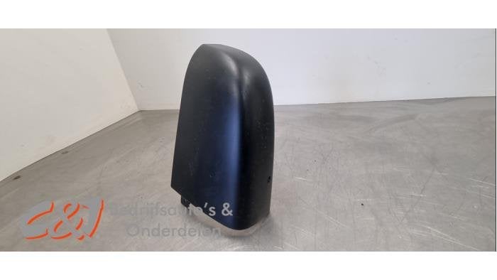 Bumperhoek links-achter van een Renault Trafic