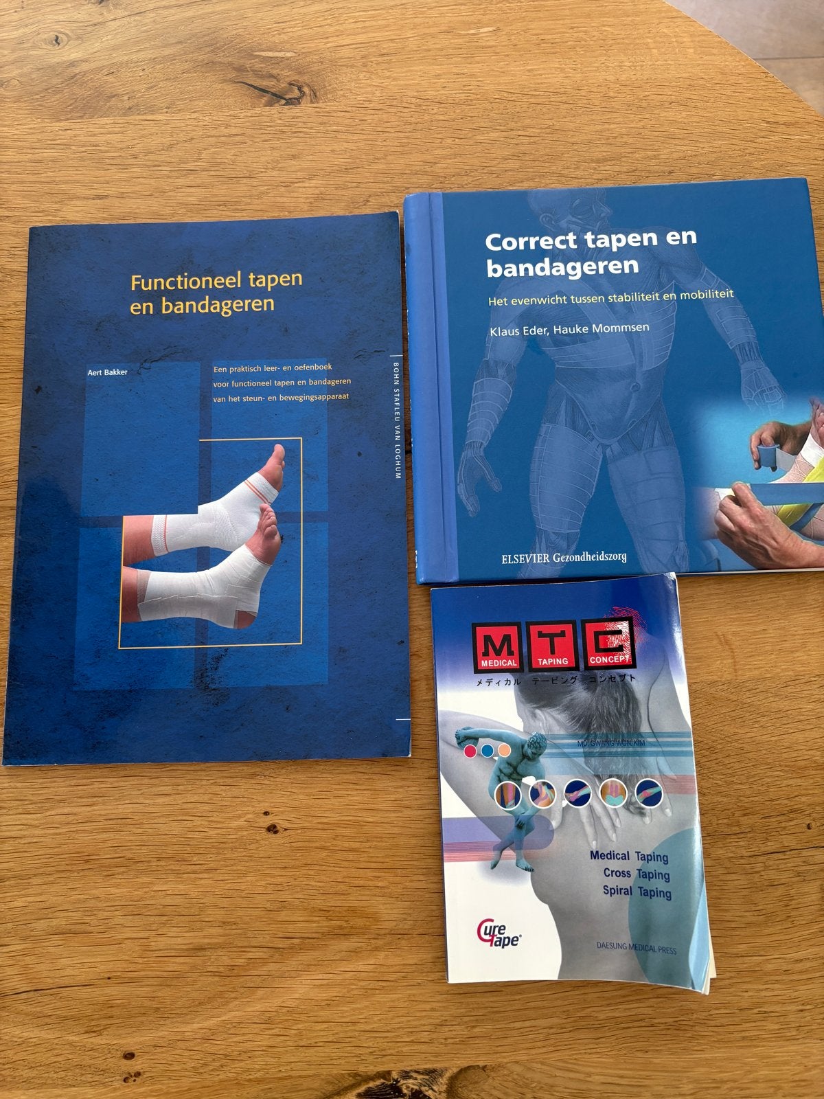 Boeken over tapen en bandageren - Fysiotherapie, Boeken, Ophalen of Verzenden, Beta, Gelezen, HBO