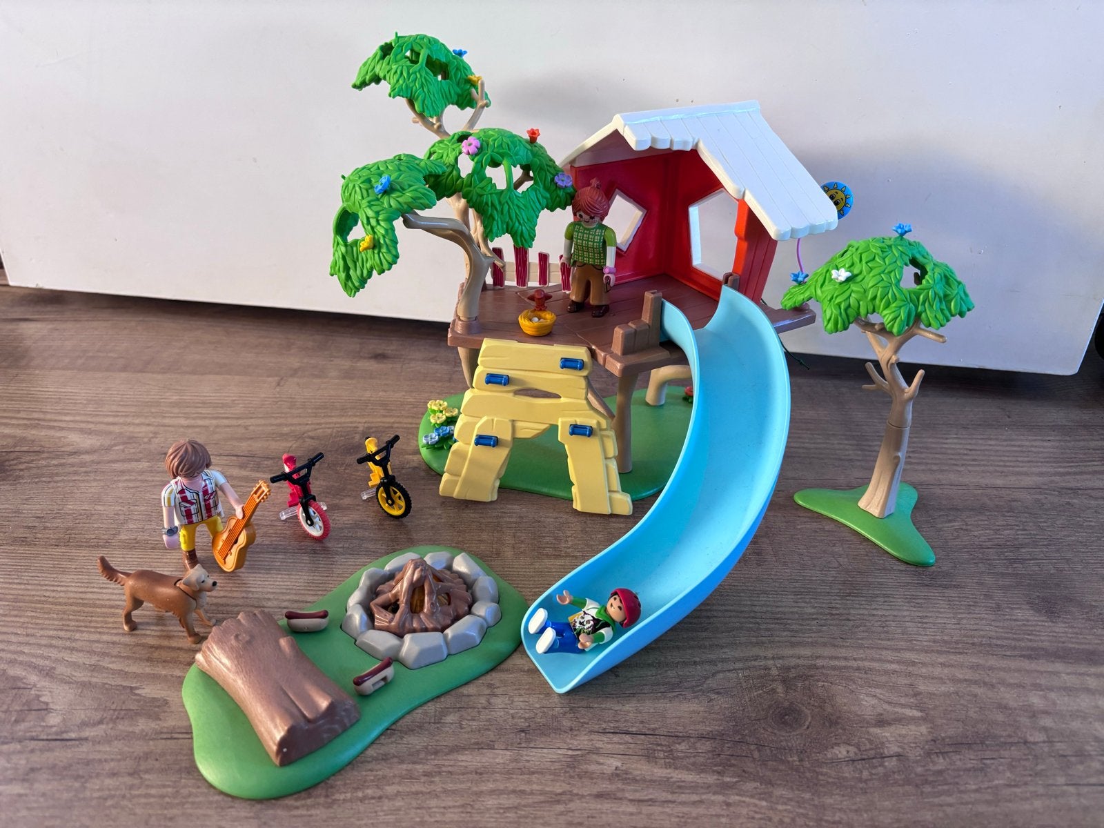 Playmobil Boomhut met glijbaan en kampvuur, Kinderen en Baby's, Speelgoed | Playmobil, Ophalen, Gebruikt, Gebouw, Losse onderdelen