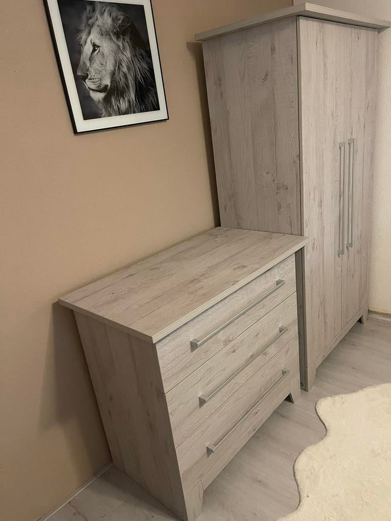 Kledingkast en ladekast set - Licht houtnerf, Huis en Inrichting, Kasten | Ladekasten, Ophalen, 100 tot 150 cm, Zo goed als nieuw
