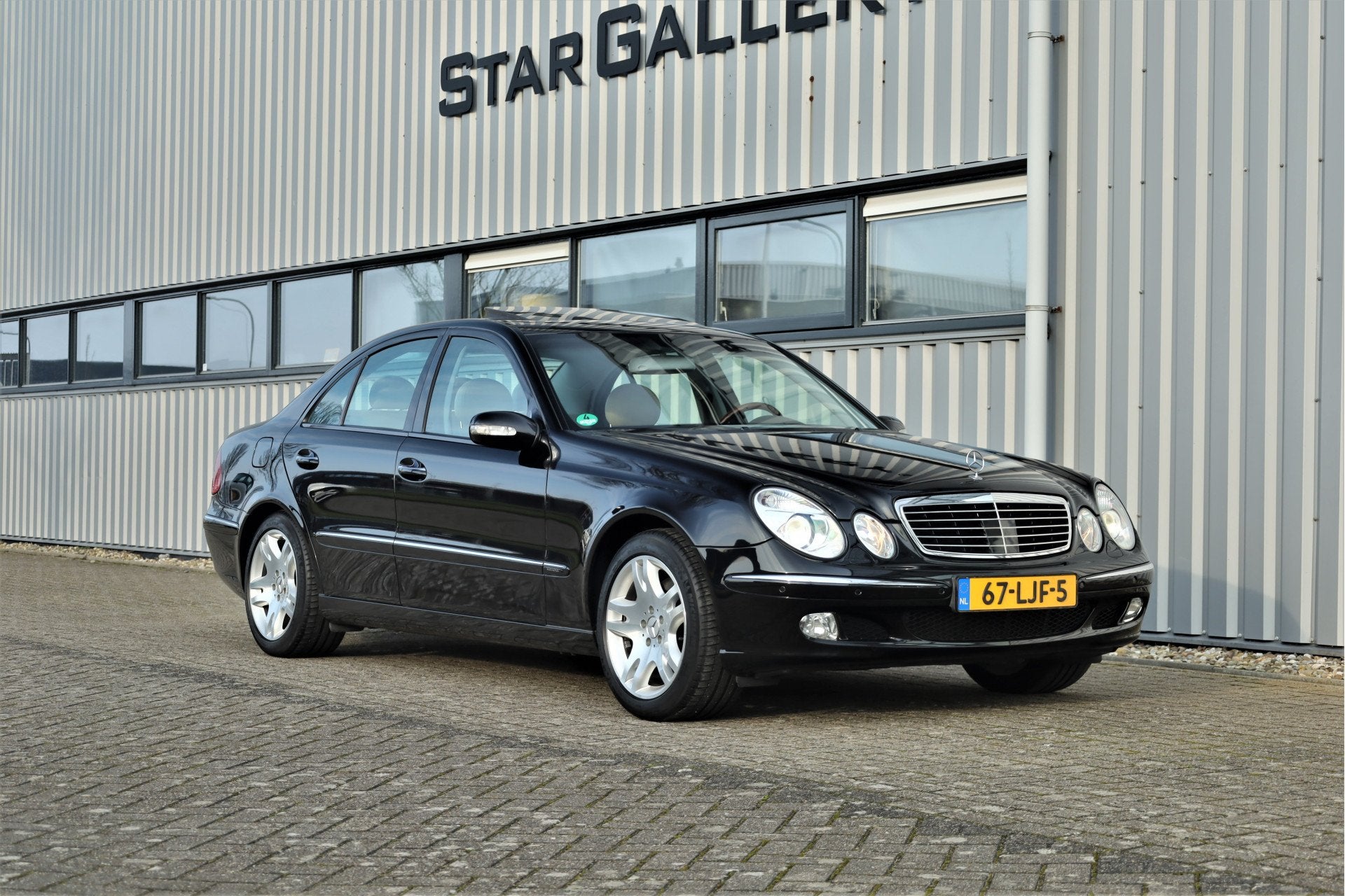 Mercedes-Benz E-Klasse E 500 Elegance Designo Youngtimer, Auto's, Automaat, Achterwielaandrijving, Gebruikt, Zwart