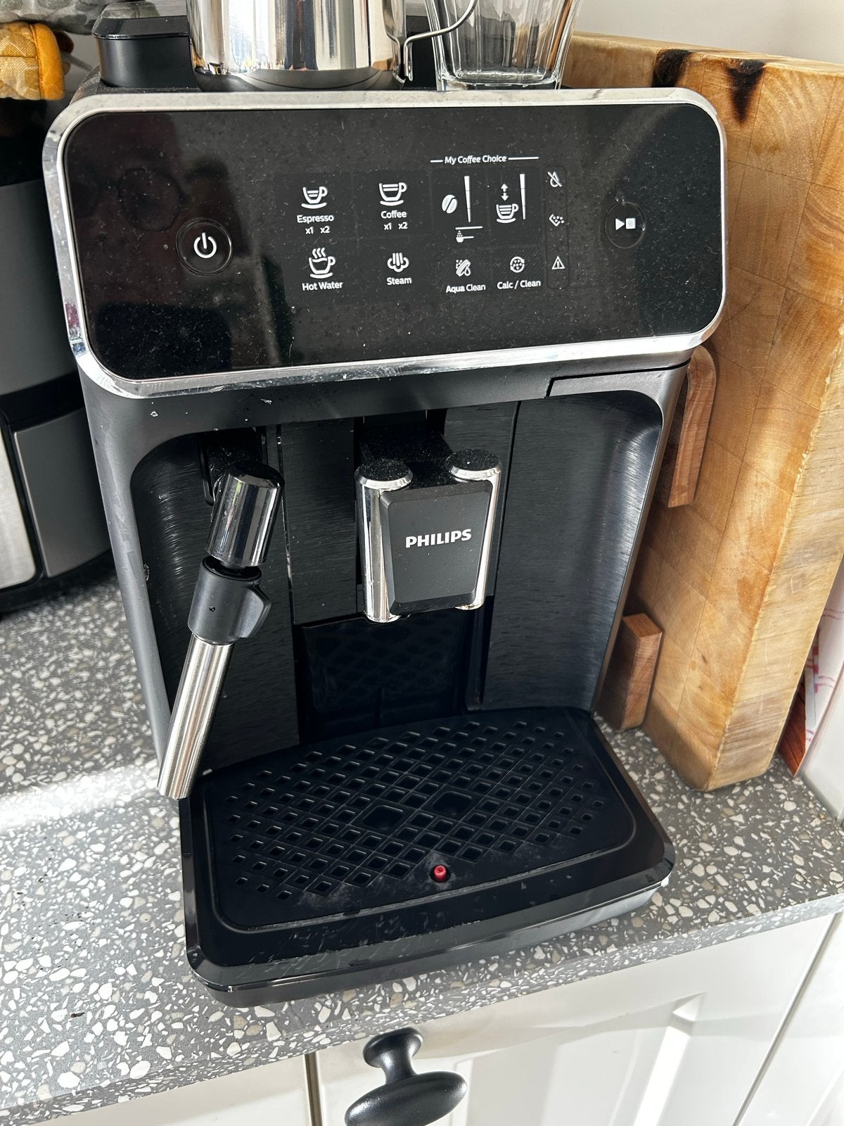 Philips 2200 volautomatische koffiemachine + 3kg bonen, Witgoed en Apparatuur, Koffiezetapparaten, Ophalen, Afneembaar waterreservoir