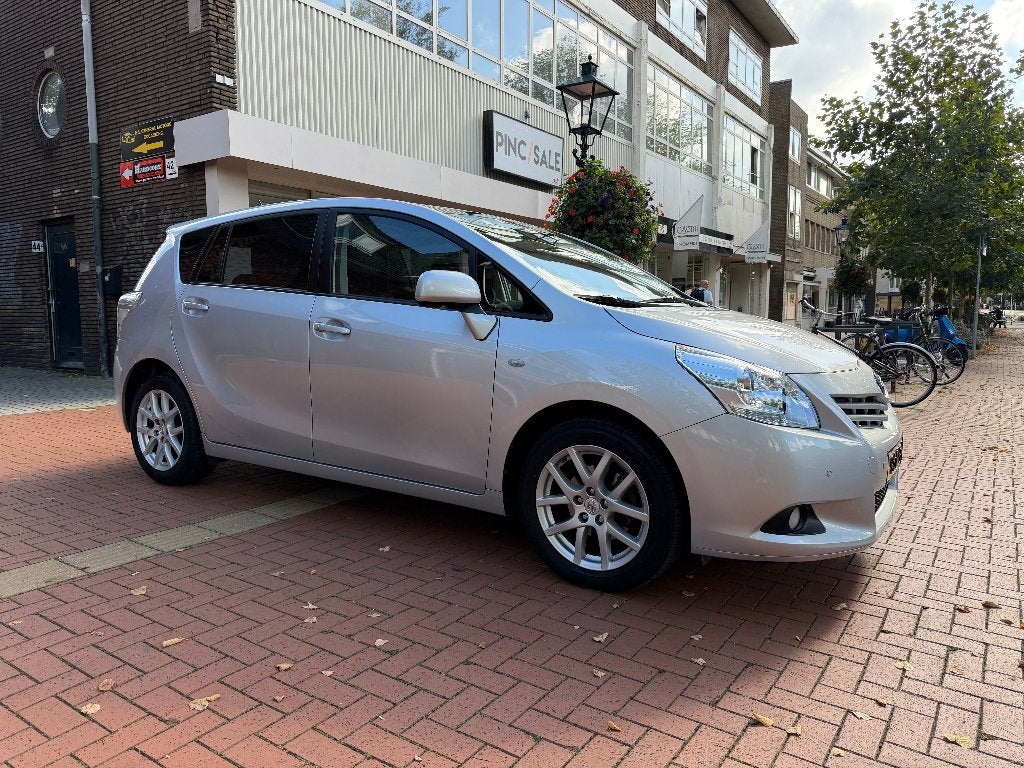 Toyota Verso 1.8 Vvti CVT 2010 AUTOMAAT | NEW APK | PANO, Auto's, Zwart, 4 cilinders, Bedrijf, USB