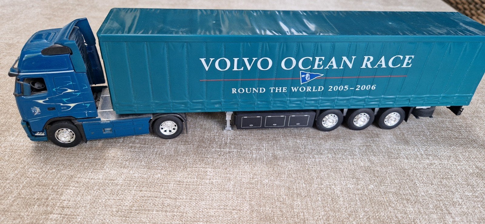 Volvo Ocean Race vrachtwagen model, Overige merken, 1:32 tot 1:50, Ophalen of Verzenden, Zo goed als nieuw
