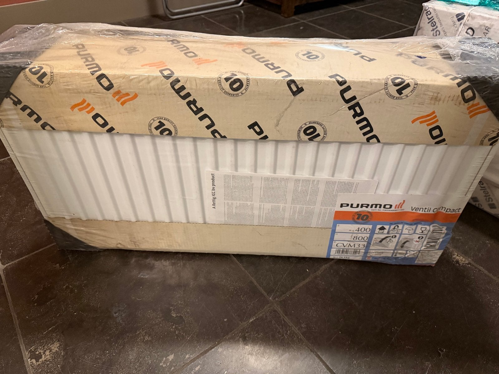 2 nieuwe radiatoren met ophangbeugels, Ophalen, 30 tot 80 cm, Radiator, Nieuw