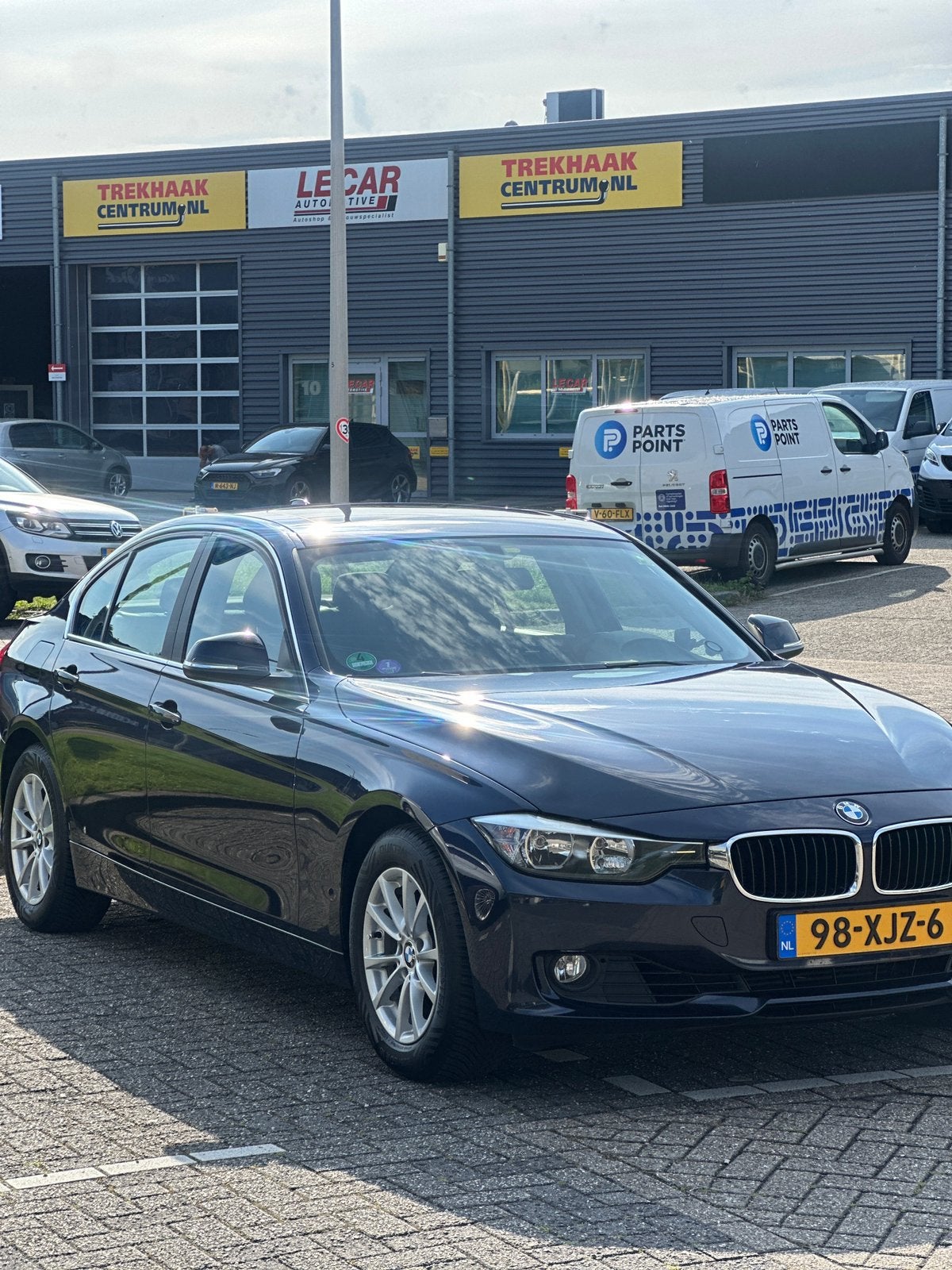 BMW 3-Serie 2.0IX 320 135KW Aut8 (f30) 2012 Blauw, Achterwielaandrijving, Zwart, 4 cilinders, Blauw