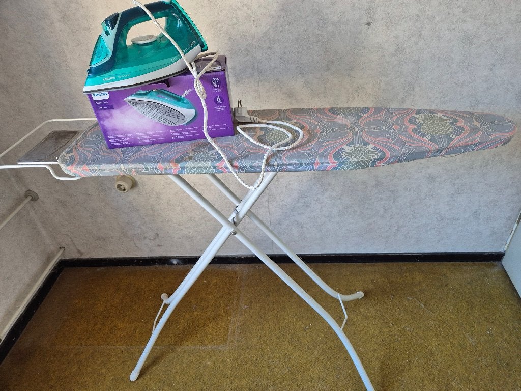 Brabantia strijkplank met Philips strijkijzer plus droogrek, Ophalen, Zo goed als nieuw, Strijkijzer met snoer