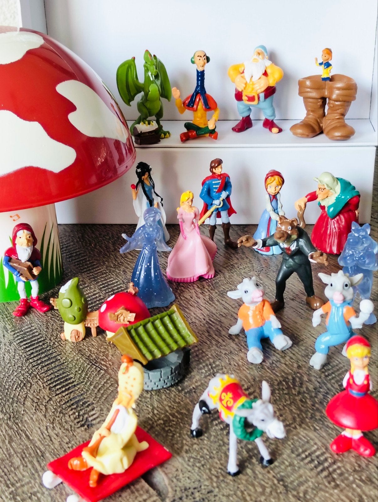 Efteling sprookjesbos poppetjes figuren - grote paddestoel, Ophalen of Verzenden, Zo goed als nieuw, Beeldje of Poppetje