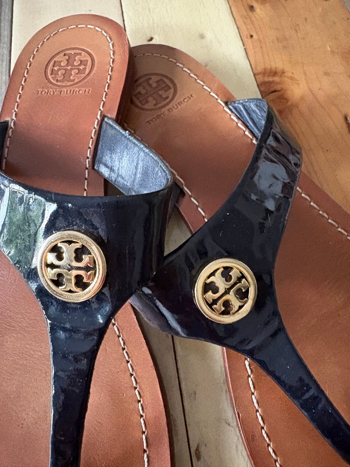 Tory Burch Miller Sandalen Zwart Lakleer maat 39, Ophalen of Verzenden, Gedragen, Zwart, Slippers