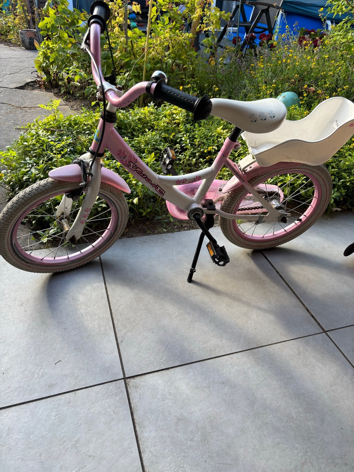 Roze kinderfiets met mandje - 16 inch, Ophalen, Gebruikt, Velgrem, 16 tot 20 inch