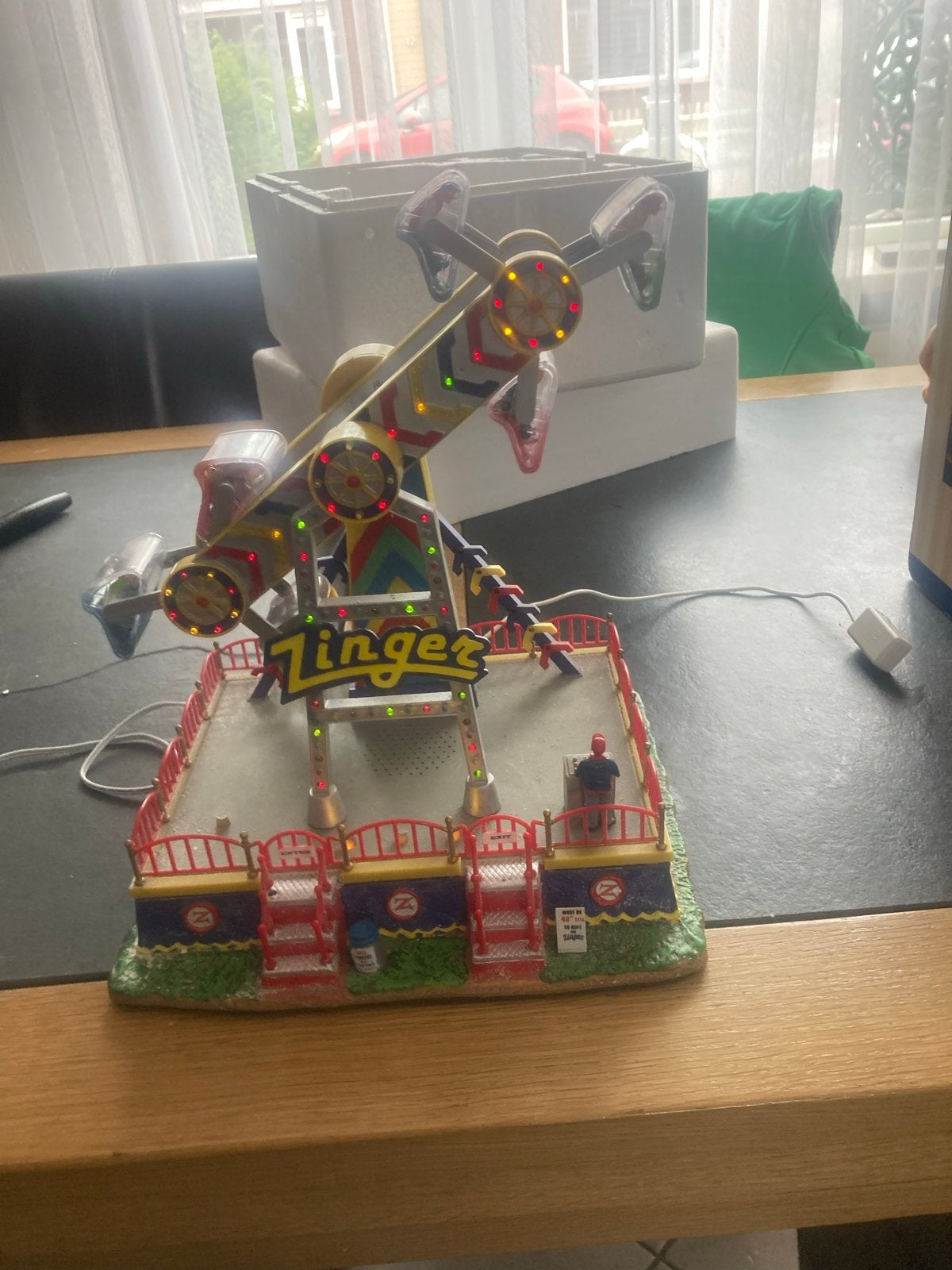 Zinger Kermisattractie met Verlichting lemax, Diversen, Kerst, Zo goed als nieuw, Ophalen of Verzenden