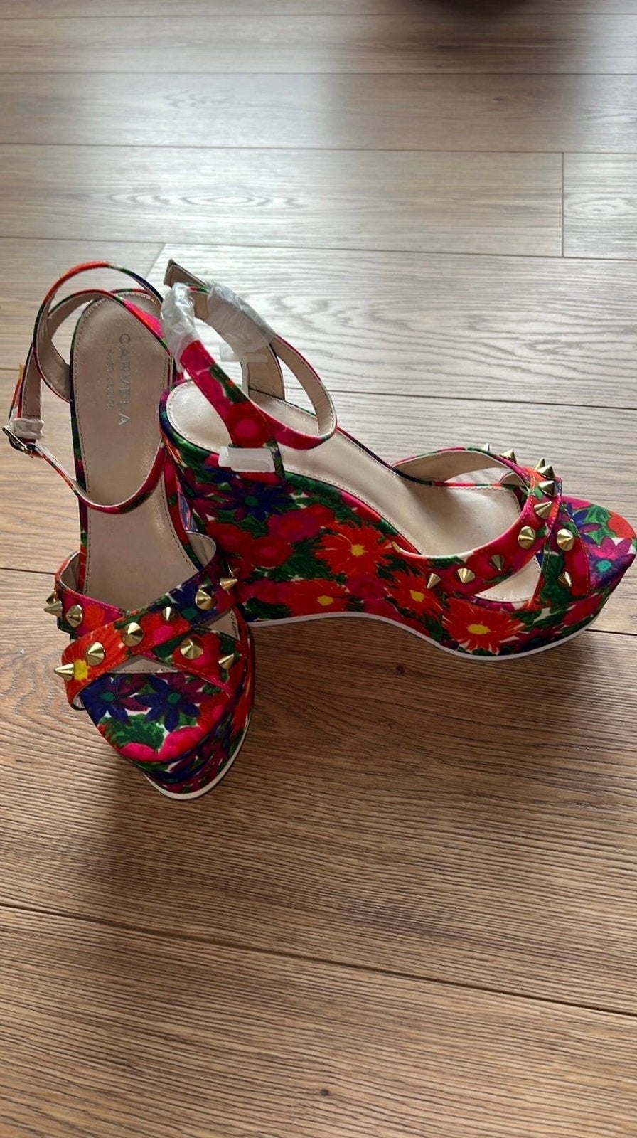 Kurt Geiger Sleehak Maat 39, Ophalen of Verzenden, Zo goed als nieuw, Sandalen of Muiltjes
