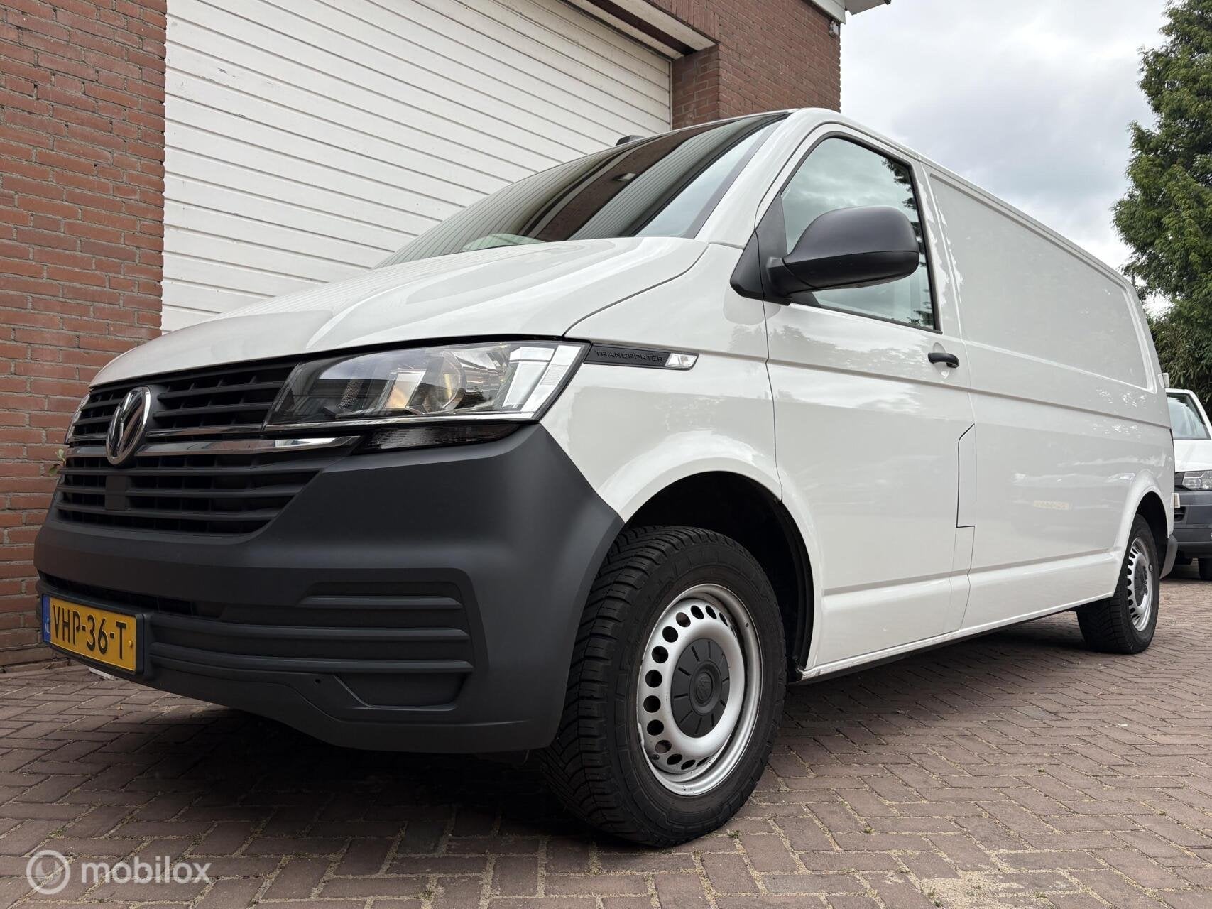 Volkswagen Transporter 2.0 TDI L2H1 Airco Carplay Trekh Came, Gebruikt, Euro 6, 4 cilinders, Met garantie (alle)