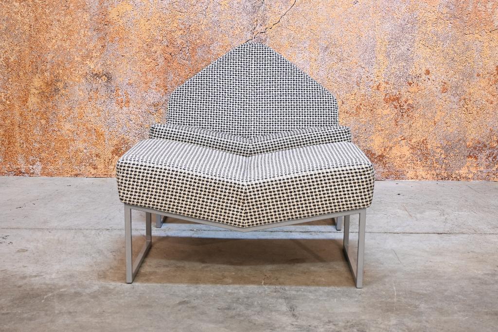 ZGANieuw Leolux Wibber design fauteuil met hocker, Leolux, Leolux, 75 tot 100 cm, Ophalen of Verzenden