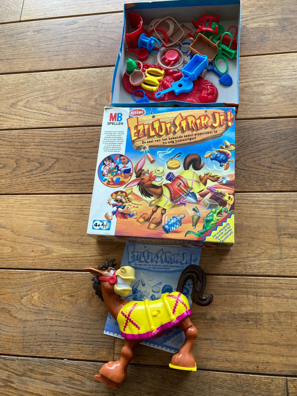 MB Spellen Ezelje Strijk Je! Bordspel - Zo goed als nieuw, Drie of vier spelers, Ophalen of Verzenden, Zo goed als nieuw