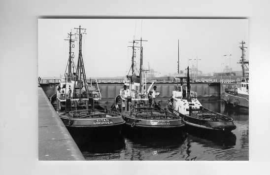 scheepvaart-foto-IJMUIDEN-sluis-WIJSMULLER, Ophalen of Verzenden, Zo goed als nieuw, Motorboot, Boek of Tijdschrift