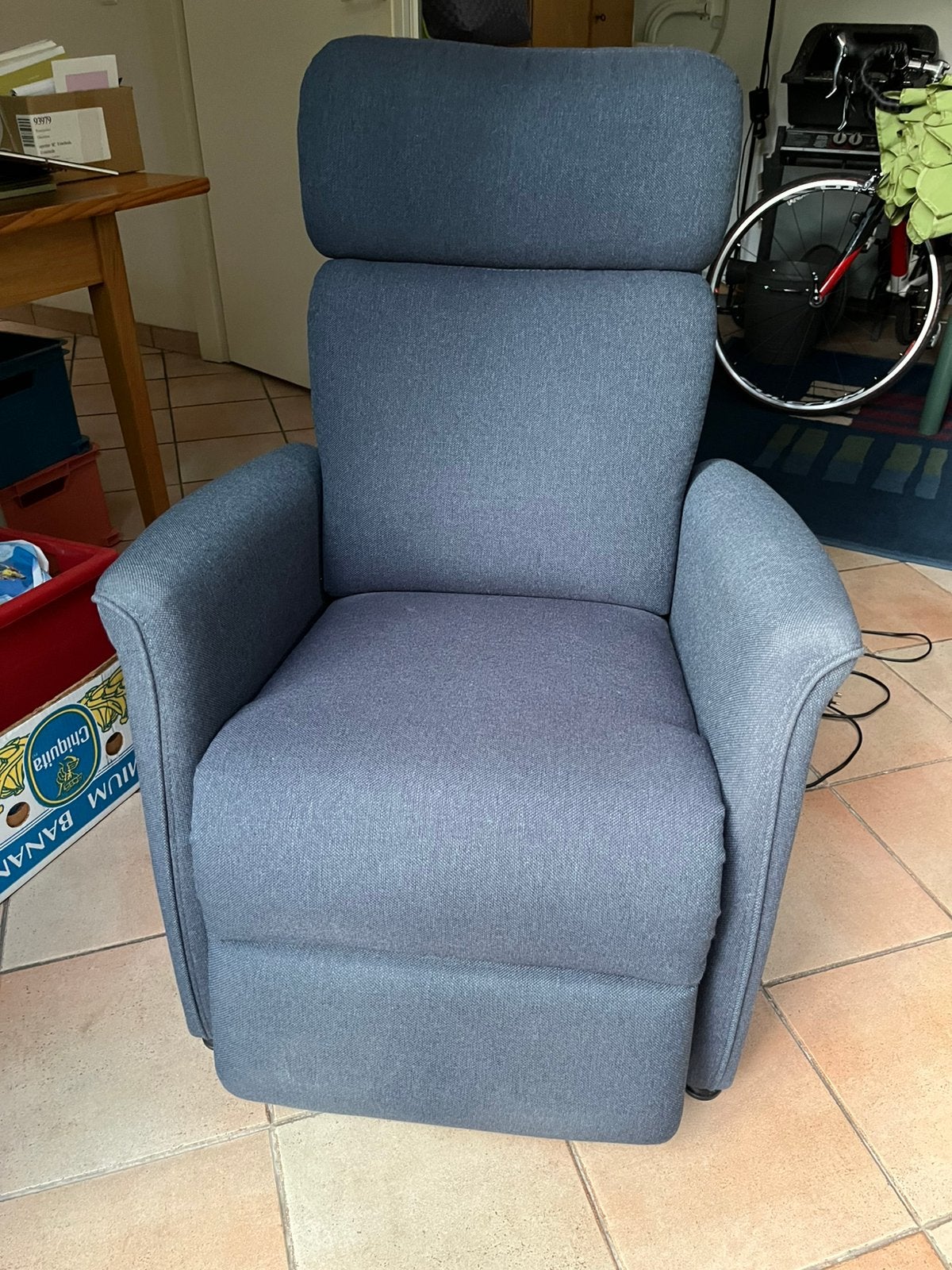 Prominent sta-op stoel, Huis en Inrichting, Ophalen, Gebruikt, 75 tot 100 cm, Stof