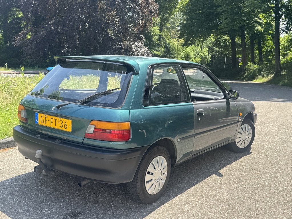 Toyota Starlet 1.3i 12V SINDS '07 1 EIG ! 2 TONE (bj 1993), Origineel Nederlands, Bedrijf, Handgeschakeld, 75 pk