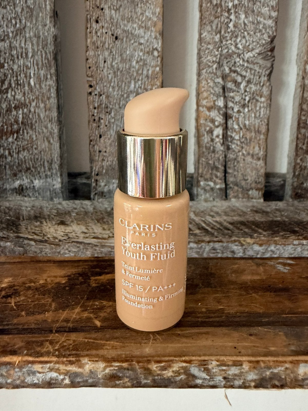 Clarins Everlasting Youth Fluid Foundation 112C, Ophalen of Verzenden, Zo goed als nieuw, Beige, Gehele gezicht