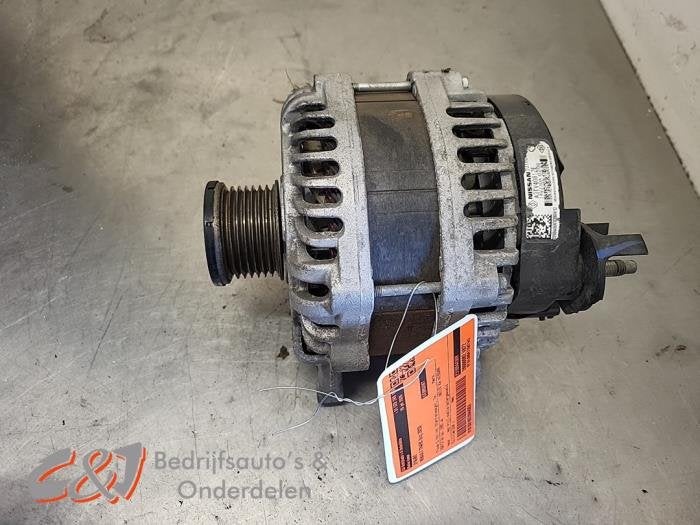 Dynamo van een Renault Trafic, Gebruikt, -, Renault, -