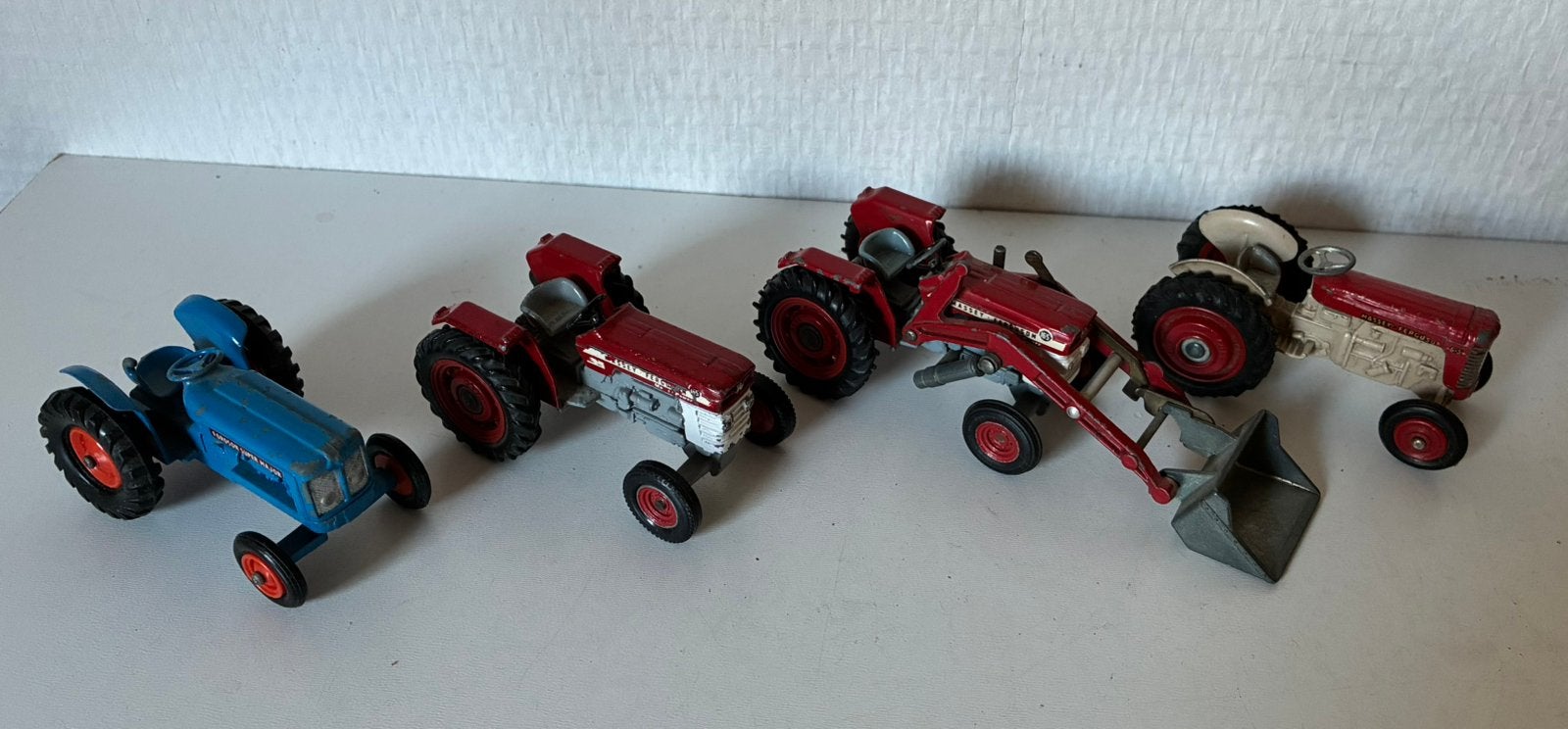3x Massey ferguson en fordson super major, Hobby en Vrije tijd, Ophalen of Verzenden, Gebruikt, Tractor of Landbouw, Corgi