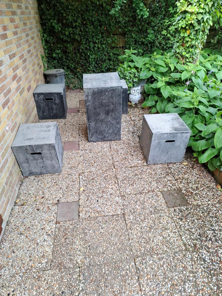 4 krukjes en tafelpoot van polyester/ graniet, Ophalen of Verzenden, Kunststof