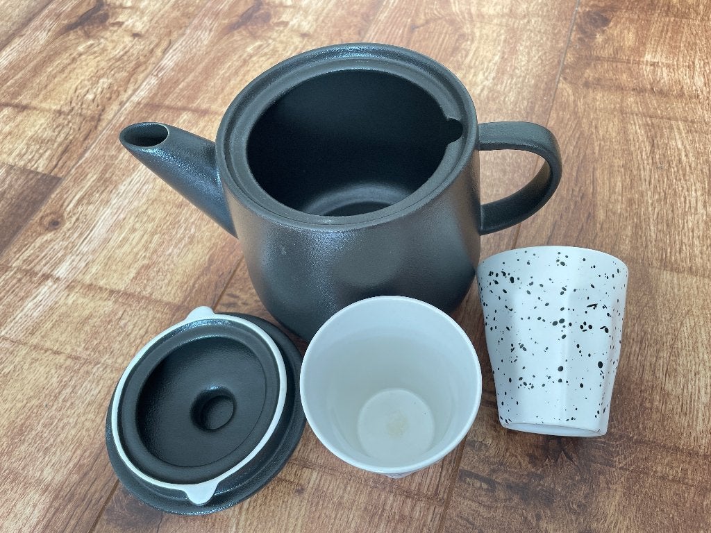 HEMA theepot set – zwart/wit, lage prijs, Hema, Keramiek, Ophalen of Verzenden, Zo goed als nieuw