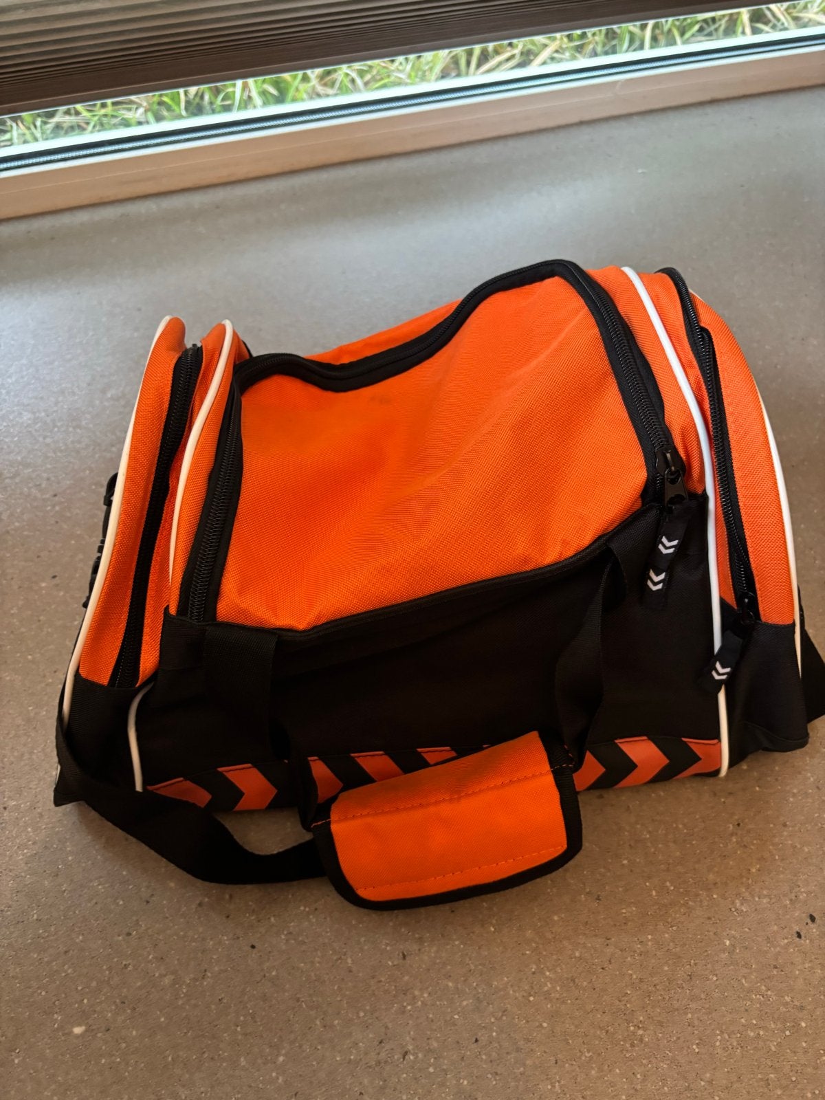 Hummel Sporttas Oranje/Zwart - Ideaal voor Training, Sieraden, Tassen en Uiterlijk, Ophalen of Verzenden, Zo goed als nieuw, Unisex volwassen