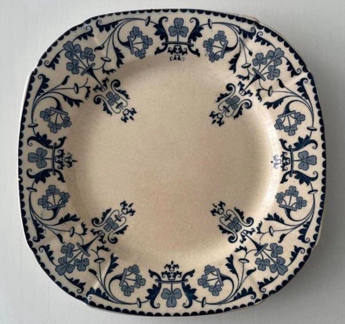 Prachtig “Delfts bleu” bord 1863 E Bourgeois Paris 150 jaar!, Ophalen of Verzenden