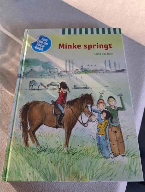 Lieke van Duin - Minke springt - AVI E5-E6, Ophalen of Verzenden, Gelezen, Fictie algemeen