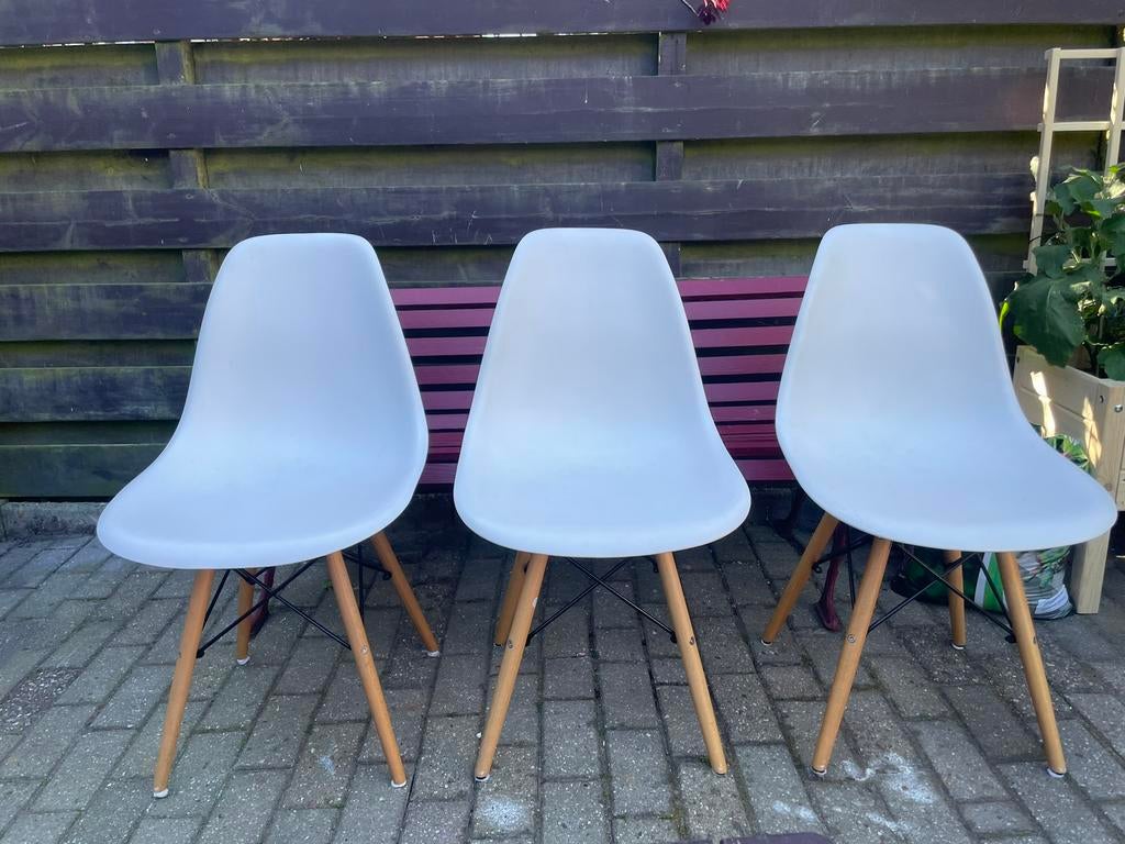Vitra Eames DSW stoelen replica wit met hout 3x, Huis en Inrichting, Ophalen, Gebruikt, Drie, Wit