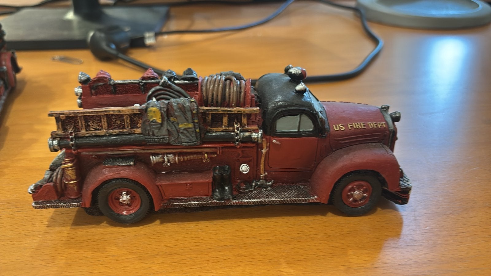 Gedetailleerd model van een Amerikaanse brandweerwagen, Ophalen, 1:32 tot 1:50, Truck, Overige merken