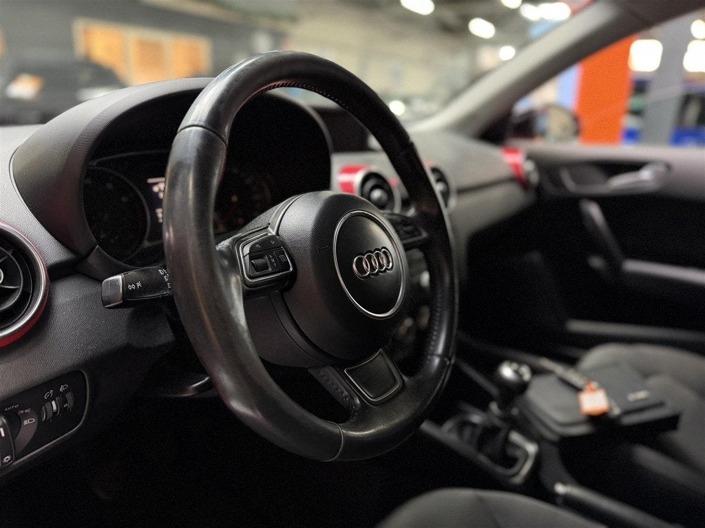 Audi A1 Sportback 1.2 TFSI s-Line Navi! Clima! (bj 2014), Auto's, 86 pk, 4 cilinders, 1290 kg, Origineel Nederlands