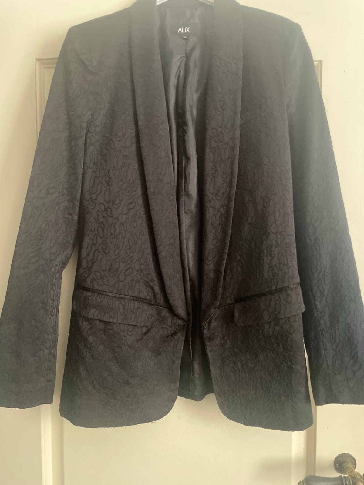 Stijlvol zwart jasje van ALIX met patroon, Kleding | Dames, Zwart, Ophalen of Verzenden, Zo goed als nieuw, Jasje