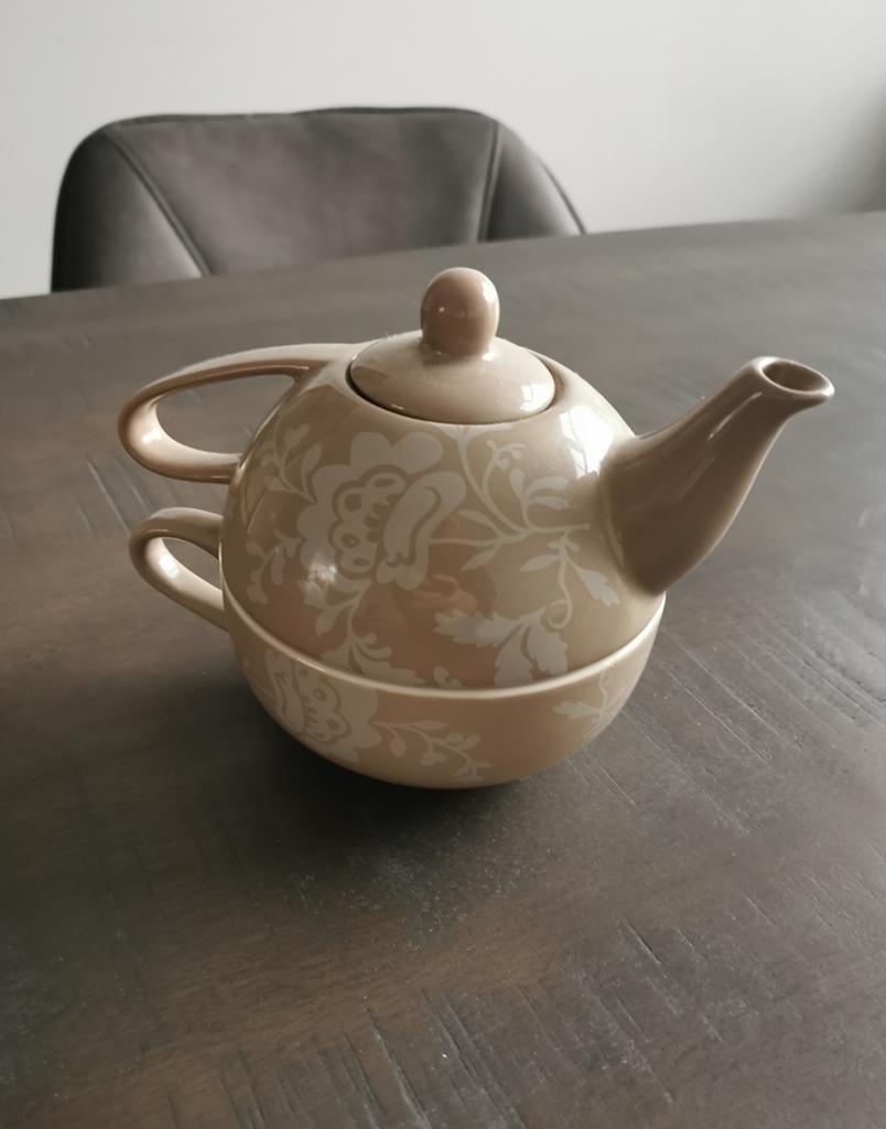 Theepot met kopje, Overige materialen, Overige typen, Ophalen of Verzenden, Zo goed als nieuw