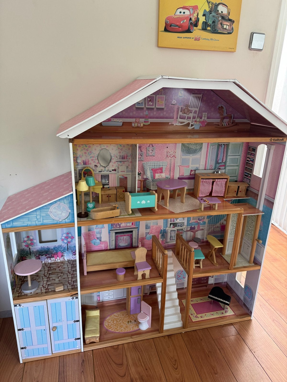 Groot KidKraft Houten Poppenhuis met Meubels, Ophalen, Zo goed als nieuw, Poppenhuis