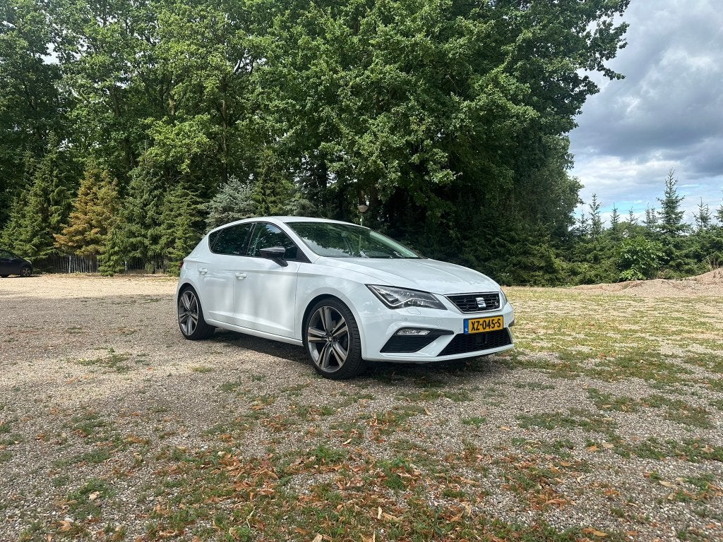 Seat Leon FR 150PK Dsg-7 2019 Nevada White, 4 cilinders, 150 pk, Leon, Leder en Stof