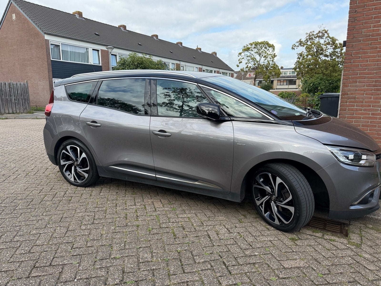 Renault Grand Scenic 7p, incl dakkoffer, apk en meer, Auto's, 1850 kg, 7 stoelen, Particulier, 1332 cc