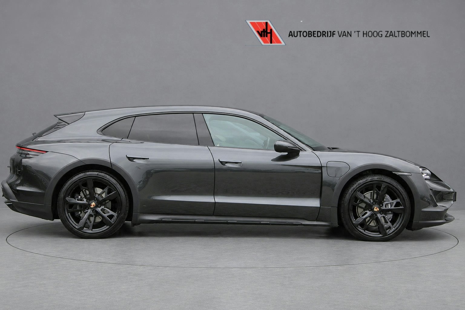 Porsche Taycan Cross Turismo