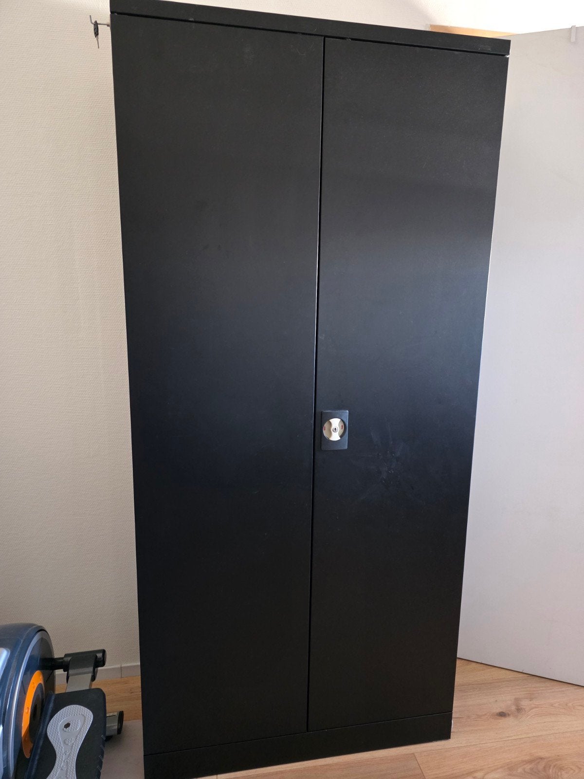 Zwarte metalen archiefkast met planken, Huis en Inrichting, Ophalen, Modern, functioneel, 50 tot 100 cm, Metaal