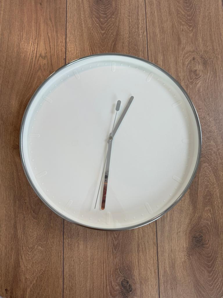 Ikea Mallhoppa wandklok zilver, Ophalen, Zo goed als nieuw, Wandklok