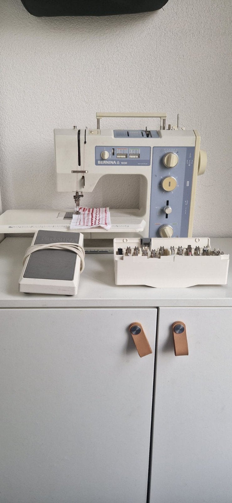 Bernina 1030 Naaimachine - Zwitserse Kwaliteit, Ophalen of Verzenden, Gebruikt, Naaimachine, Bernina