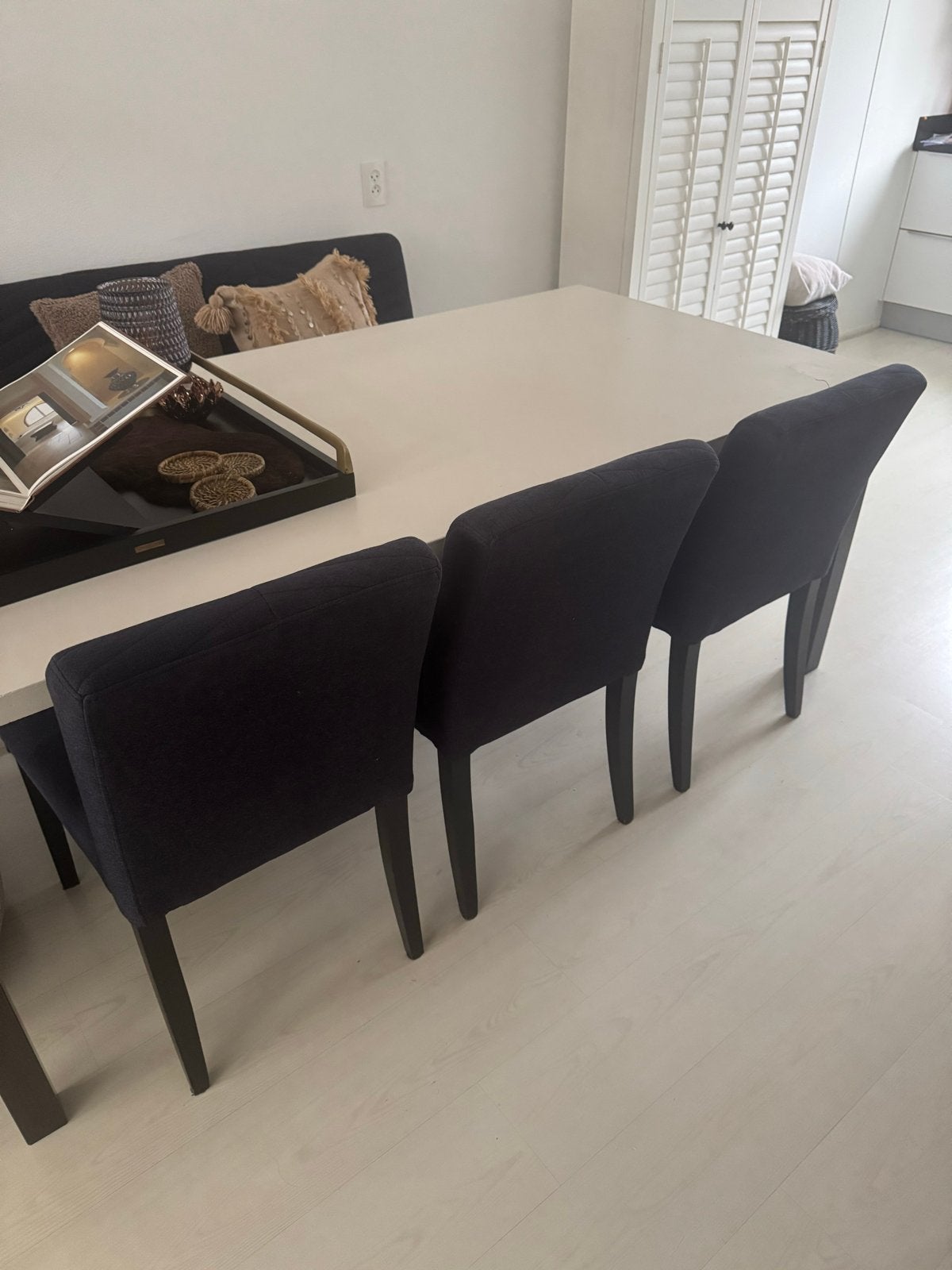 Eetkamerstoelen (6x) en bijpassend bankje, Ophalen, Gebruikt, Zwart, Stof